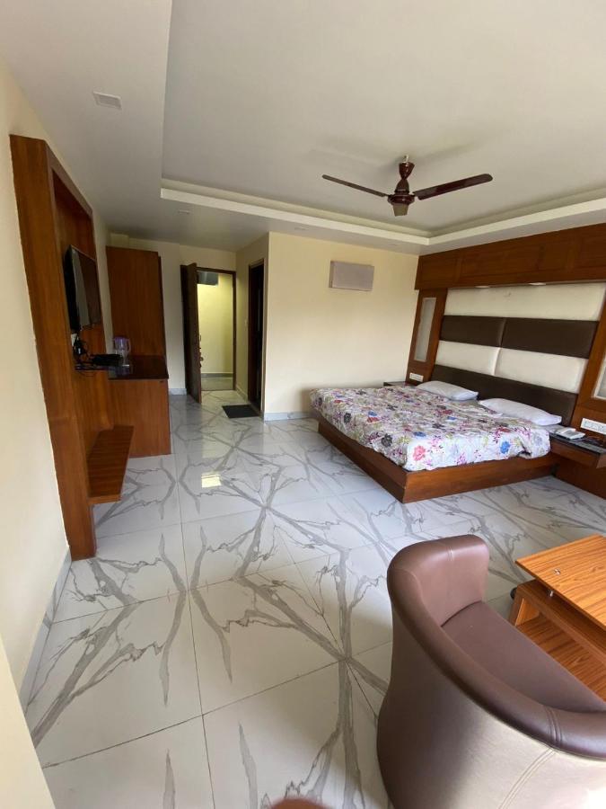 موسوري Hotel Woods View المظهر الخارجي الصورة
